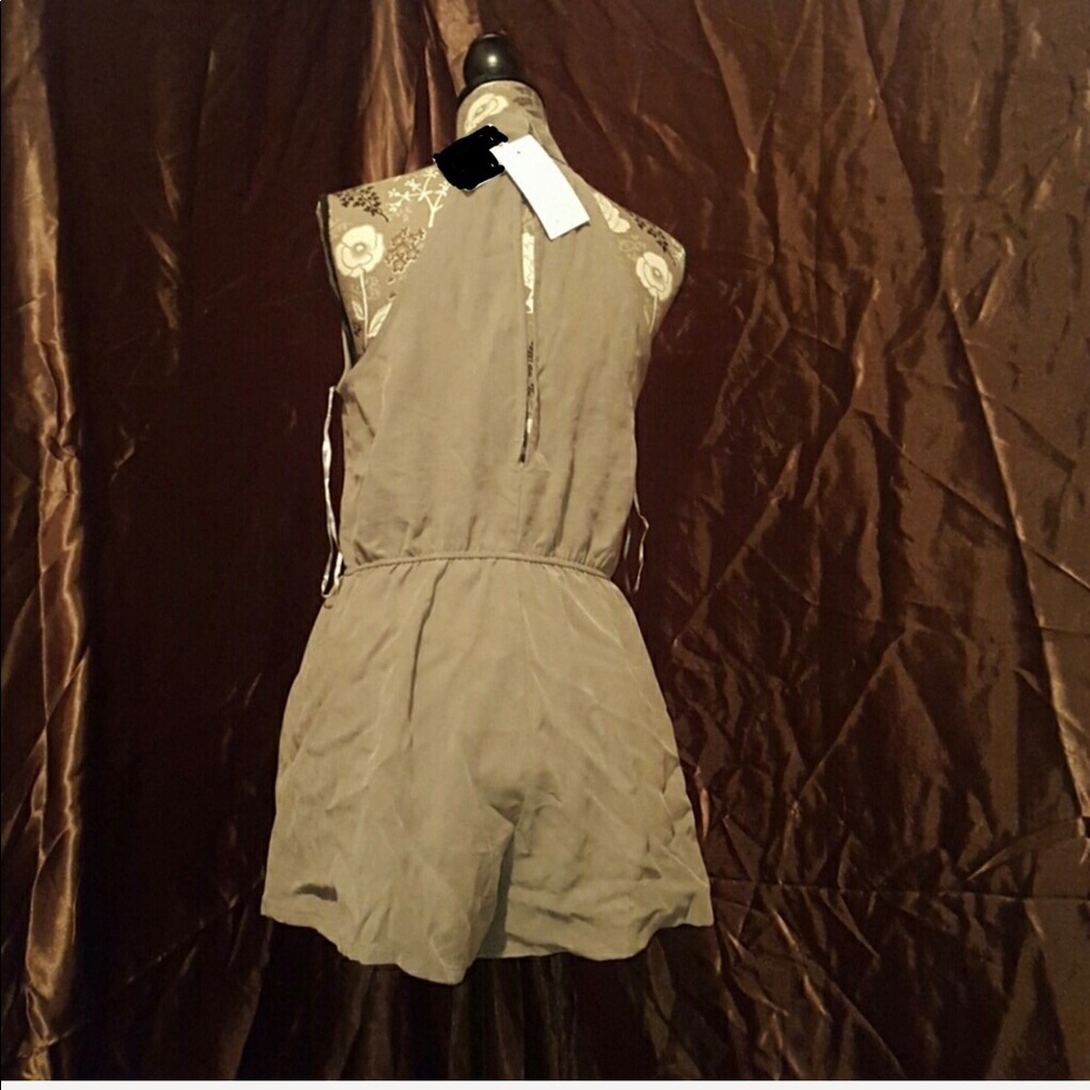 Romper - Picture 6 of 7